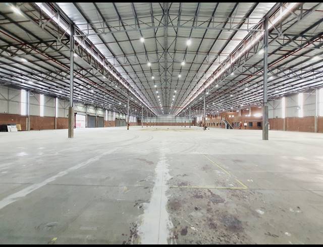 4,892M² WAREHOUSE TO LET IN POMONA